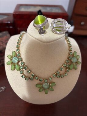 Green Floral Crystal Necklace Set - Women Jewelry clip on earrings